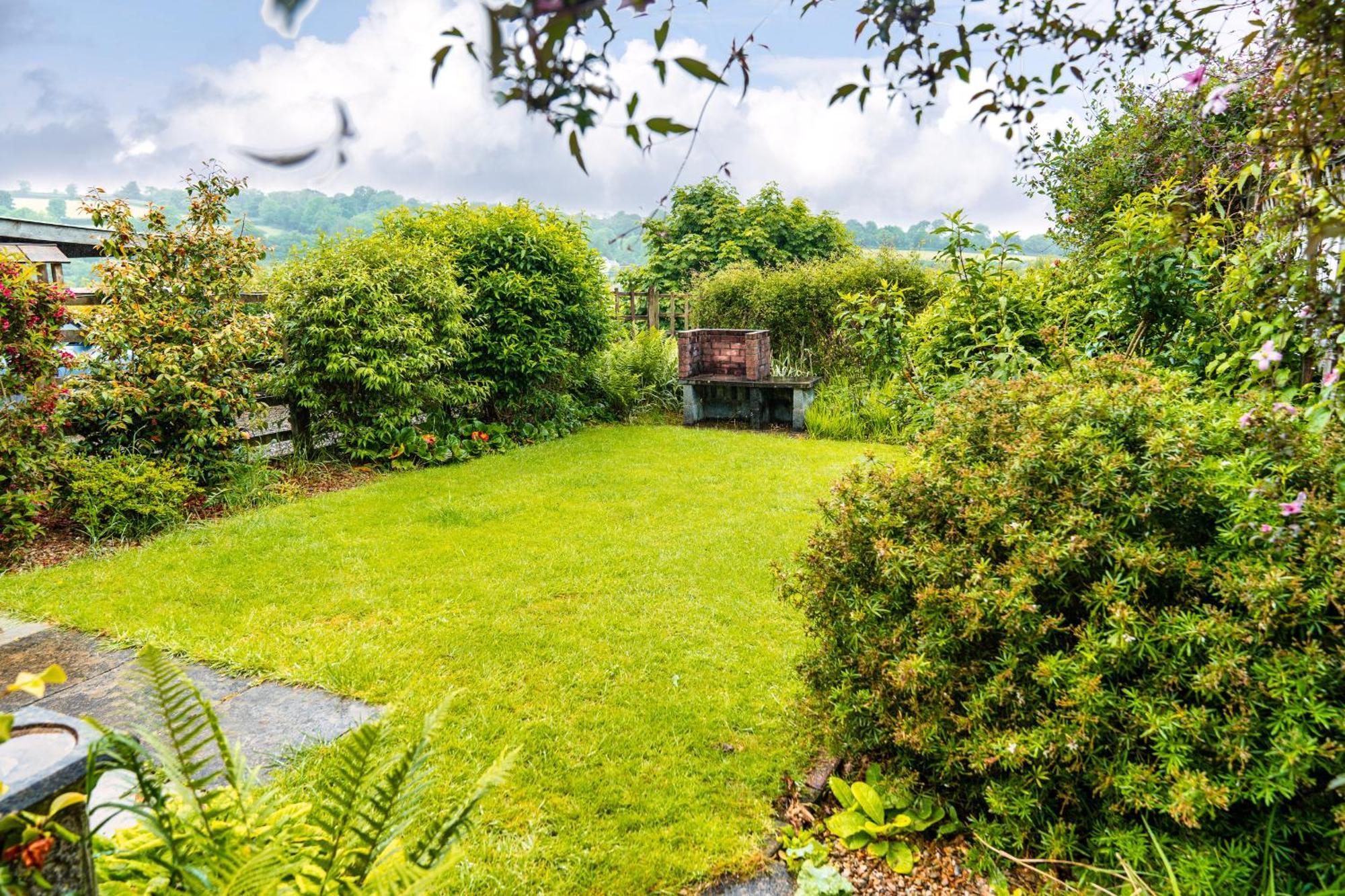 Upper Cottage Drefach Felindre Cwm-Pengraig Exterior photo